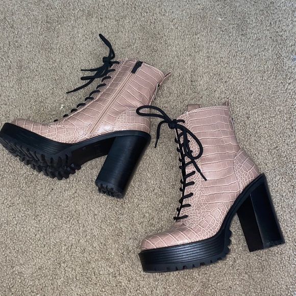 GUESS booties - Picture 2 of 9